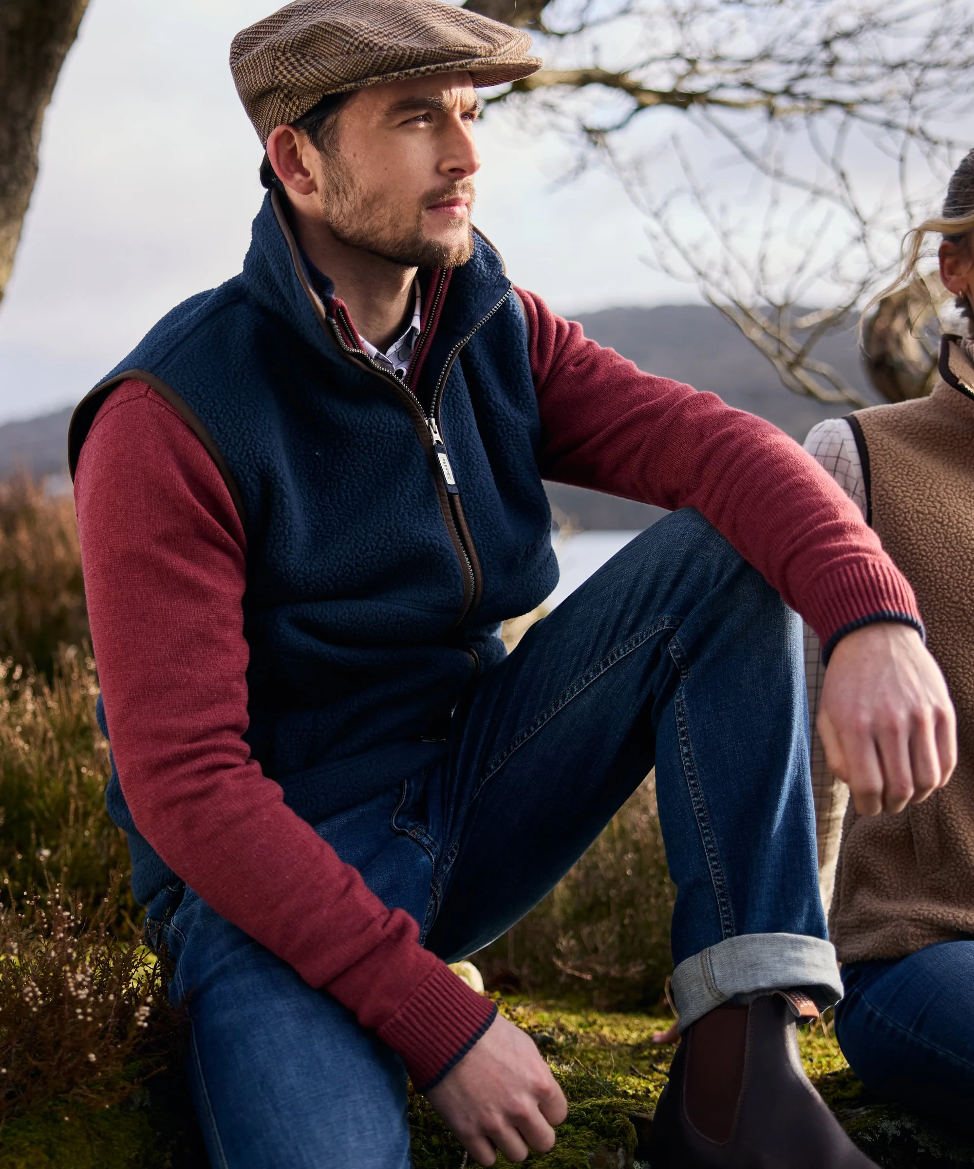 Oakham Retro Fleece Gilet - True Navy - Image 2