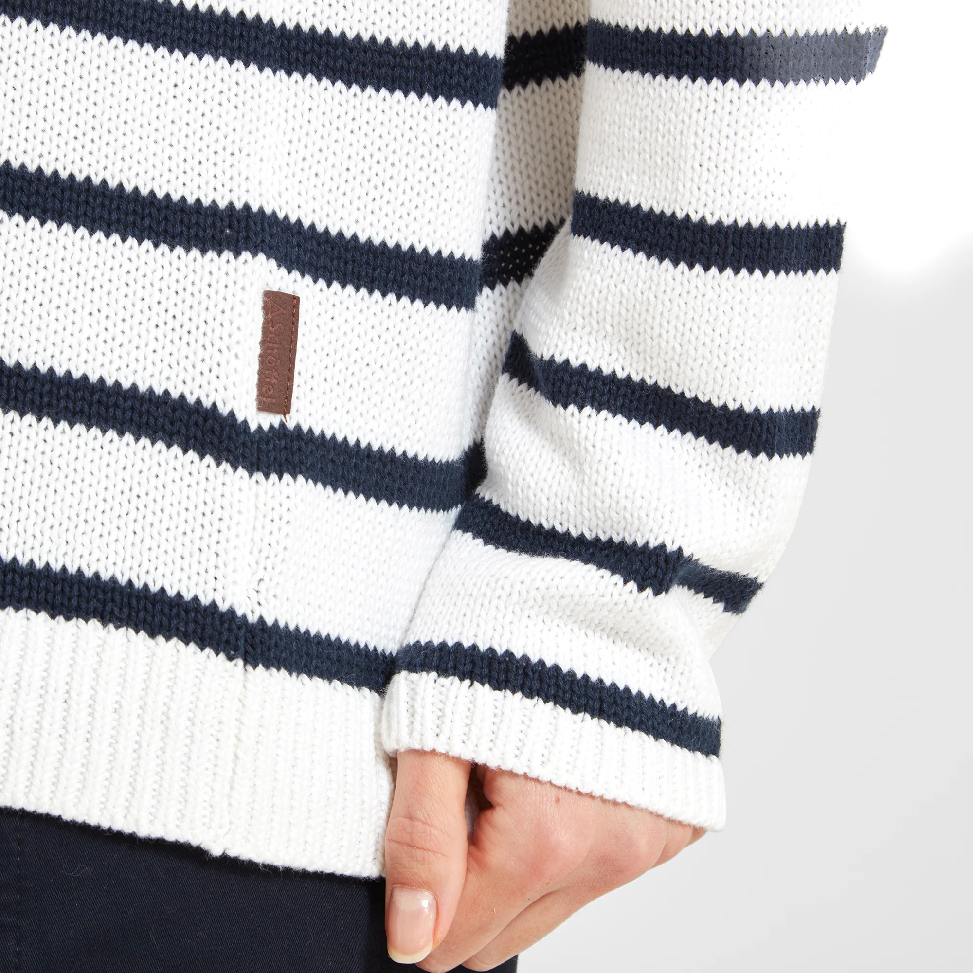 Lee Bay Jumper - Soft White/Navy - Image 5